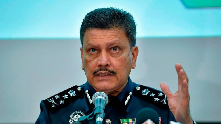 Datuk Seri Azmi Kassim - BERNAMA