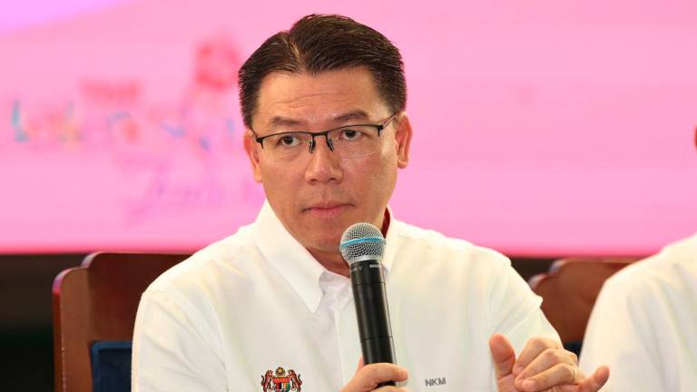 Menteri Pembangunan Kerajaan Tempatan Nga Kor Ming bercakap ketika ditemui pemberita selepas hadir Majlis Perasmian Hari Landskap Negara 2025 di Taman Bandar Bukit Layang-Layang, Pasir Gudang hari ini - BERNAMA