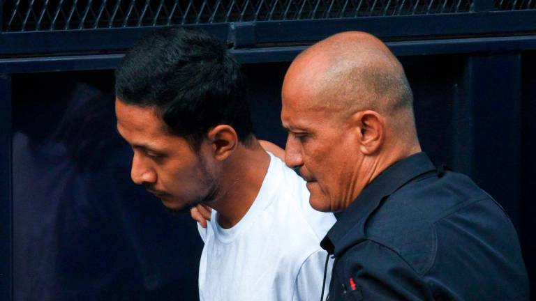 Muhammad Nazmi Izzuddin Muhamad Zubairi, a 30-year-old teacher, who was charged with slashing his wife with a knife last month, has been ordered by the Sessions Court here today to undergo a mental evaluation at Hospital Bahagia Ulu Kinta (HBUK), Ipoh. – BERNAMA