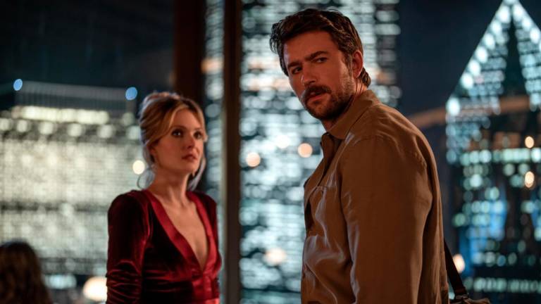 (From left) Violet (Fahy) and Henry (Sklenar) share a tense first date where charm quickly turns to suspicion. – ALL PICS FROM IMDB