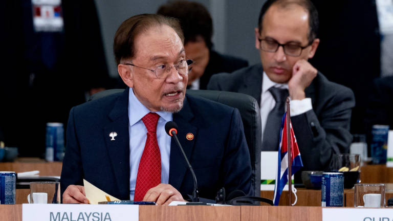 Perdana Menteri Datuk Seri Anwar Ibrahim berucap pada Sidang Kemuncak Pemimpin BRICS, di sini hari ini. - BERNAMA