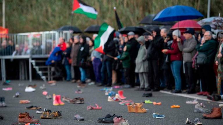 People attend a demonstration in support of Palestinians with the slogan “Stop the genocide, Israel Ceasefire now!” - AFPpix