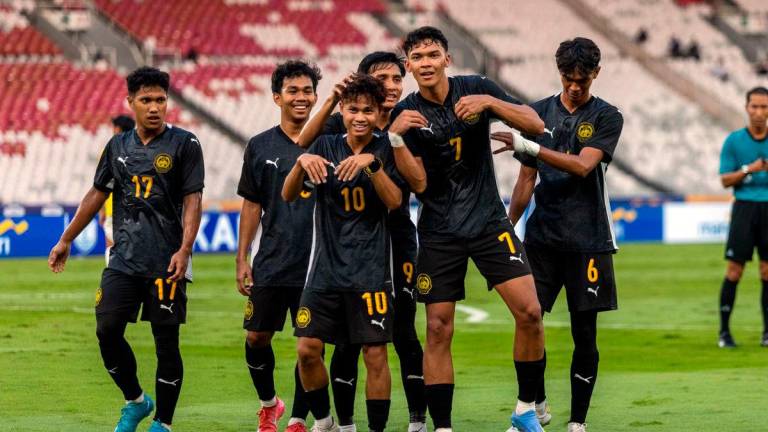 Sekitar aksi kemenangan skuad bola sepak bawah 23 tahun negara dalam perlawanan kedua kempen Kejohanan Piala ASEAN B-23 2025 menentang Brunei Darussalam di Stadium Gelora Bung Karno, semalam - BERNAMA