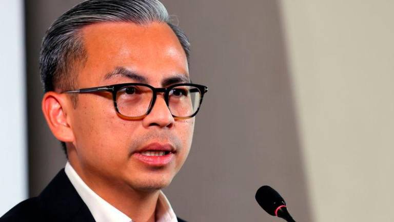 Empat platform dalam talian jadi pilihan utama scammer lakukan penipuan - Fahmi