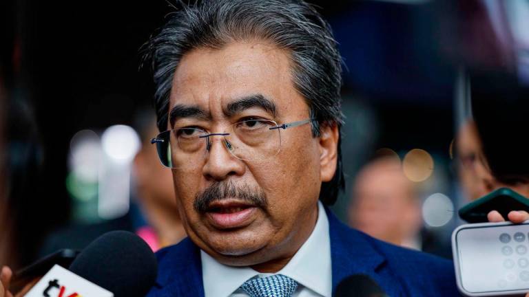 Datuk Seri Johari Abdul Ghani - Bernamapix