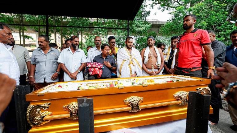 Jasad mendiang Palanivel selamat disemadikan