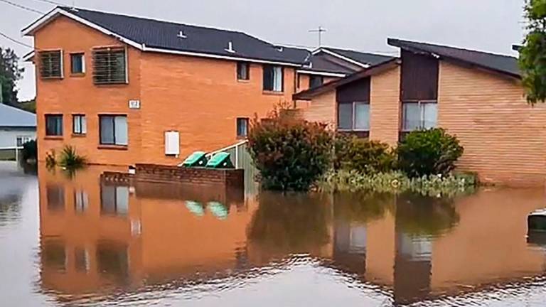 Massive floods strand over 50,000 in eastern Australia