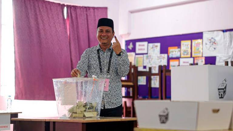 Calon BN Syed Hussien Syed Abdullah - fotoBERNAMA