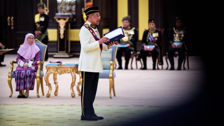 Perdana Menteri Datuk Seri Anwar Ibrahim menyampaikan sembah ucapan tahniah pada Istiadat Menghadap dan Istiadat Pengurniaan Darjah Kebesaran, Bintang dan Pingat Persekutuan 2025 bersempena Ulang Tahun Hari Keputeraan Rasmi Yang di-Pertuan Agong Sultan Ibrahim di Istana Negara hari ini. BERNAMApix