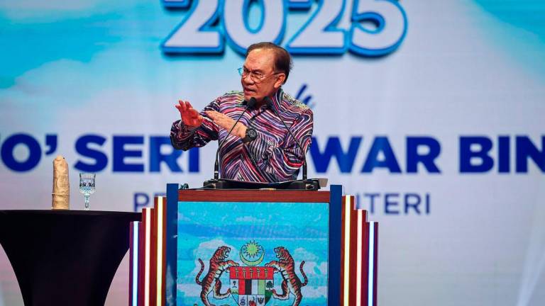 Perdana Menteri Datuk Seri Anwar Ibrahim menyampaikan ucapan pada Majlis Amanat Perdana Hari Kebangsaan 2025 di Taman Ekspo Pertanian Malaysia Serdang (MAEPS) hari ini -fotoBERNAMA