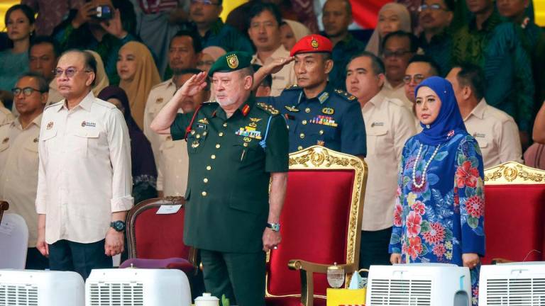 Yang di-Pertuan Agong Sultan Ibrahim dan Permaisuri Agong Raja Zarith Sofiah berkenan berangkat pada Sambutan Hari Kebangsaan 2025 di Dataran Putrajaya hari ini. Turut hadir Perdana Menteri Datuk Seri Anwar Ibrahim dan barisan jemaah menteri - fotoBERNAMA