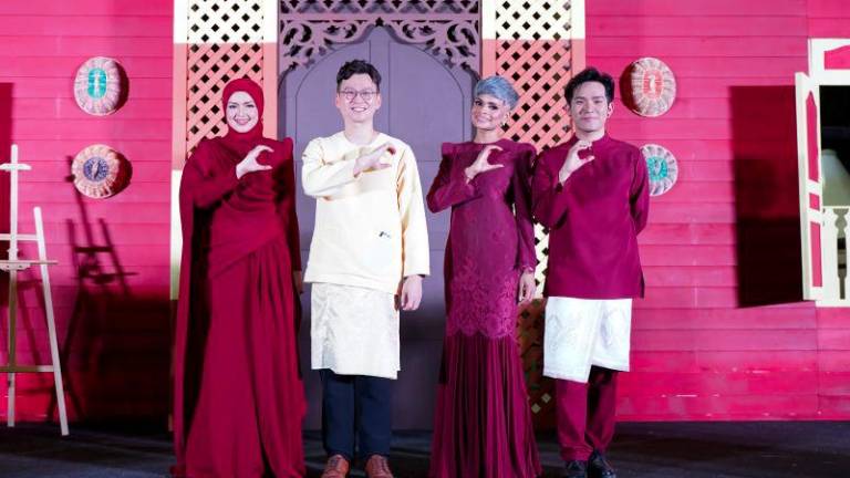 From left: Siti Nurhaliza, Hoe, Victor, and Phei Yong