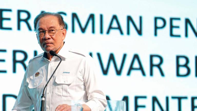 Perdana Menteri Datuk Seri Anwar Ibrahim ketika hadir Majlis Perasmian Penutupan Pesta Buku Antarabangsa Kuala Lumpur 2025 (PBAKL 2025) di Pusat Dagangan Dunia Kuala Lumpur (WTCKL) hari ini.