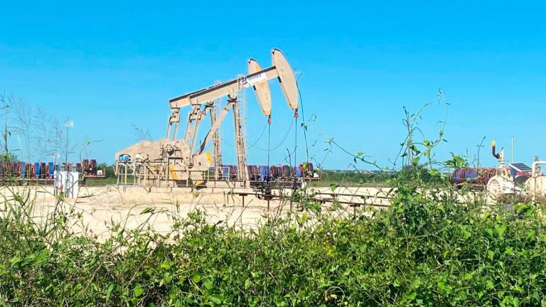 : Oil pumps are seen, as oil and gas activity dips in the Eagle Ford Shale oil field due to the coronavirus disease (COVID-19) pandemic and the drop in demand for oil globally, in Karnes County, Texas, U.S., May 18, 2020. Picture taken May 18, 2020. REUTERSpix