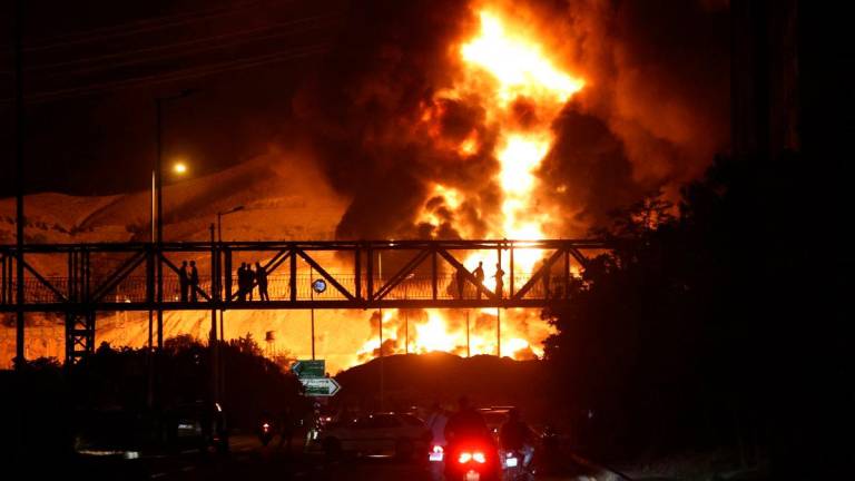 Depot Minyak di Shahran, Tehran. AFP
