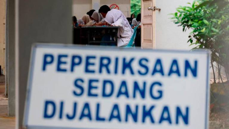 “BM C+, English D, Mathematics E” – 28-year-old married M’sian asks if she should retake SPM