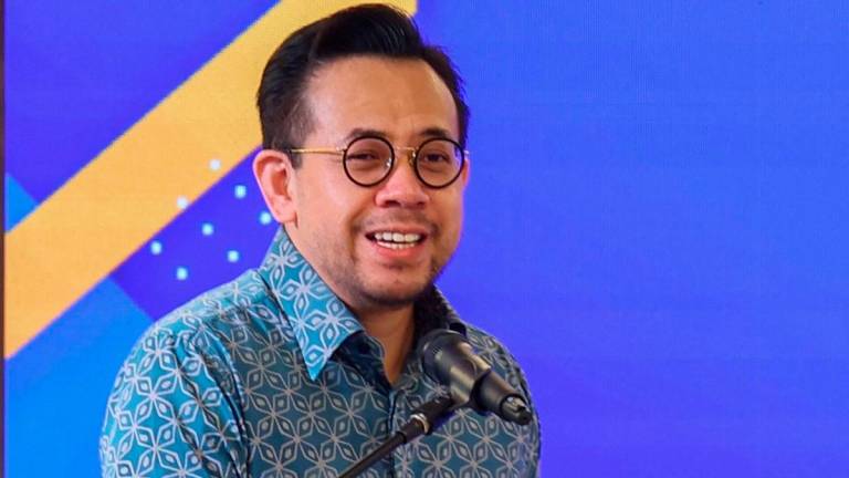 Menteri Sumber Manusia Steven Sim. FotoBernama