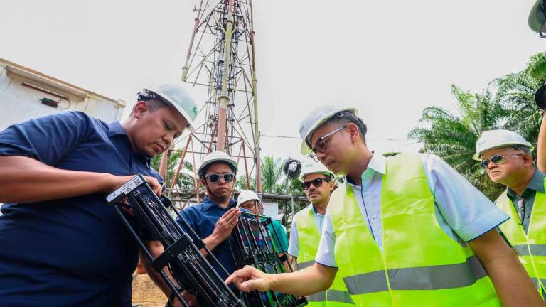 Fahmi Fadzil visits Sabah to inspect PRIME system and SARA programme