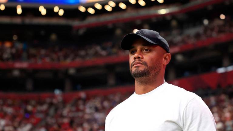 Vincent Kompany, Head Coach of FC Bayern Munchen, looks on during the FIFA Club World Cup 2025 quarter-final match between Paris Saint-Germain and FC Bayern München at Mercedes-Benz Stadium on July 05, 2025 in Atlanta, Georgia- GETTY IMAGES NORTH AMERICA / AFP