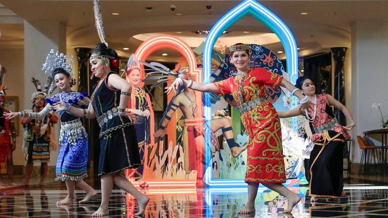 Perayaan Hari Gawai dan Hari Kaamatan at Sama Sama Hotel KL International Airport (KLIA) pada Mei 30.