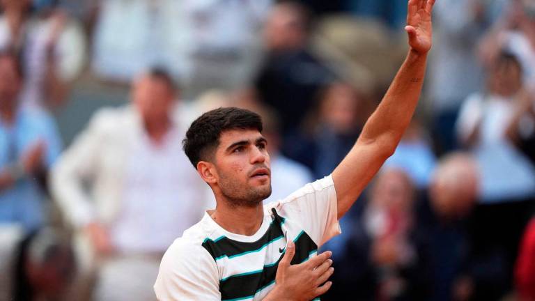 Spain’s Carlos Alcaraz celebrates after winning against US Ben Shelton at the end of their men’s singles match on day 8 of the French Open tennis tournament on Court Philippe-Chatrier at the Roland-Garros Complex in Paris on June 1, 2025. AFPpix
