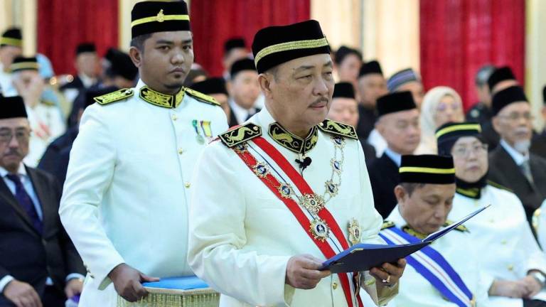 Ketua Menteri Sabah Datuk Seri Hajiji Noor menyampaikan ucapan pada Istiadat Pengurniaan Darjah Kebesaran, Bintang, dan Pingat Kehormat Negeri Sabah 2025 sempena Sambutan Ulang Tahun Kelahiran Rasmi ke-74 Yang Dipertua Negeri Sabah Tun Musa Aman di Istana Seri Kinabalu hari ini.- fotoBERNAMA