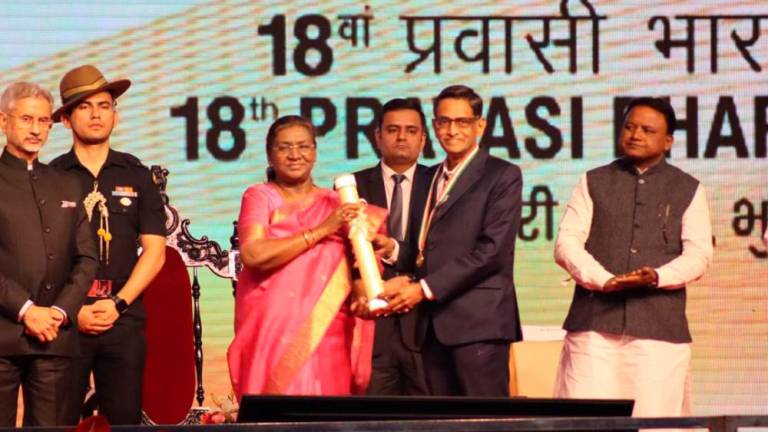 Caption: Tan Sri Dr S.Subramaniam receiving the award from President of India Draupadi Murmu during the 18th edition of the Pravasi Bharathiya Divas (PBD) convention held in Bhubaneswar, Oddisa, India on January 10.