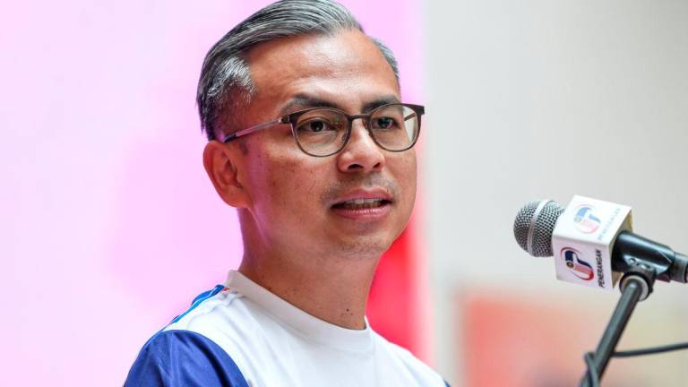 Menteri Komunikasi, Datuk Fahmi Fadzil menyampaikan ucapan pada Majlis Peluncuran Bulan Kebangsaan dan Kibar Jalur Gemilang 2025 Peringkat Wilayah Persekutuan Kuala Lumpur dan Putrajaya di Institut Pendidikan Guru Kampus Bahasa Melayu Lembah Pantai, Kuala Lumpur hari ini-fotoBERNAMA