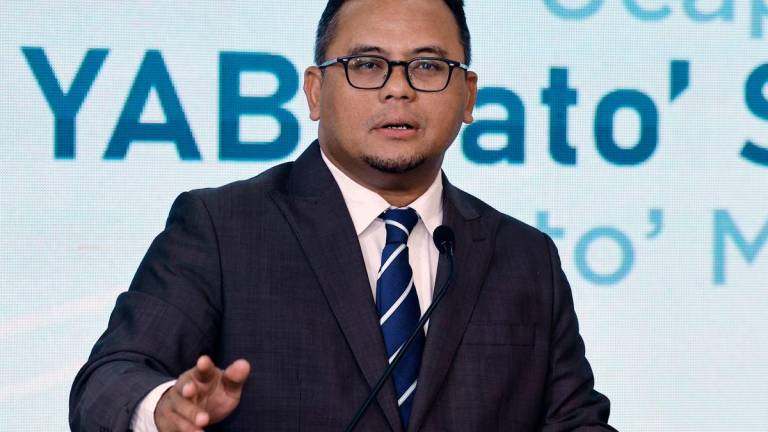 Menteri Besar Datuk Seri Amirudin Shari - Bernamapix