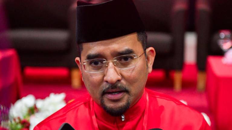 Setiausaha Agung UMNO Datuk Dr Asyraf Wajdi Dusuki ditemui pemberita selepas Majlis Perasmian Mesyuarat Perwakilan UMNO Bahagian Rantau Panjang 2025 di Dewan Kolej Kemahiran Tinggi MARA Lubok Jong hari ini. - fotoBERNAMA
