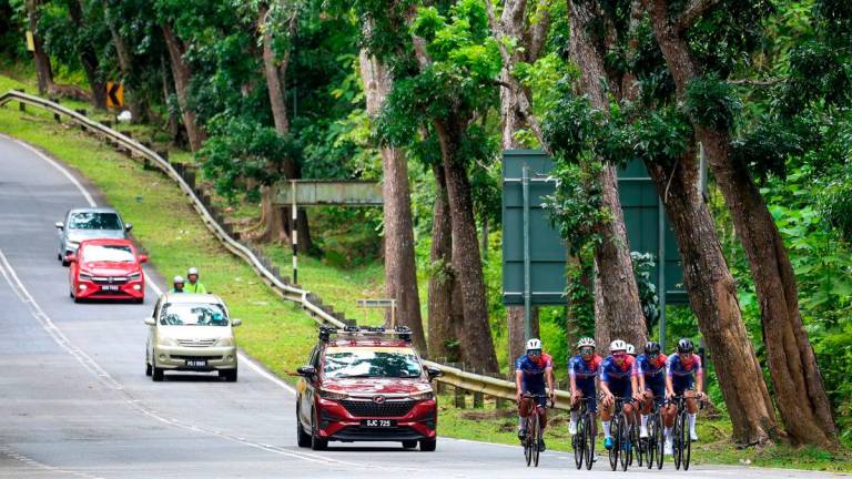 Gambar Hiasan Sahaja: Pelumba dari pasukan Malaysia Pro Cycling (MPC) membuat latihan kayuhan di sekitar Langkawi sebagai persiapan sempena perlumbaan Le Tour de Langkawi (LTdL) Malaysia 2025 - fotoBERNAMA