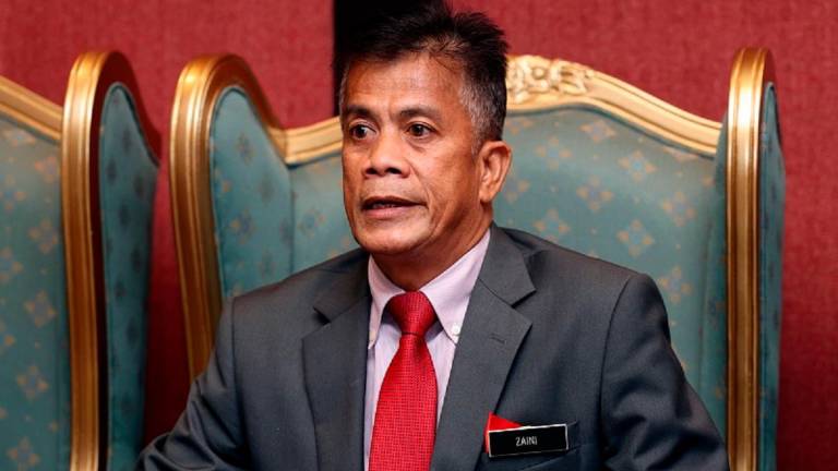 Pengarah Jabatan Kesihatan Negeri Kelantan Datuk Dr Zaini Hussin. - fotoBERNAMA
