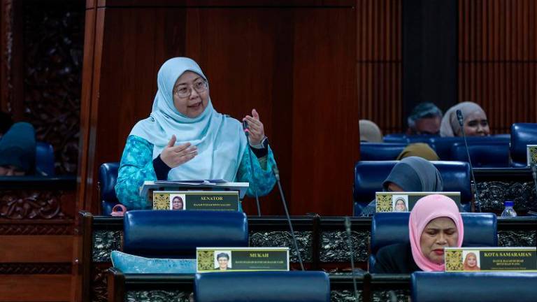 Timbalan Menteri Perdagangan Dalam Negeri dan Kos Sara Hidup Fuziah Salleh. - fotoBERNAMA