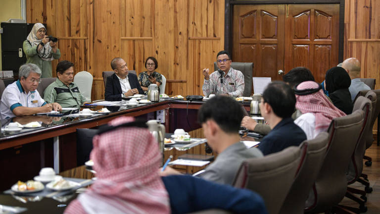 FRIM Director-General Datuk Dr Ismail Parlan speaks during a memorandum of understanding (MoU) signing ceremony, held in conjunction with a courtesy call and visit by a delegation from DMELL Global and Arabian Peninsula Forests of Saudi Arabia to the Forest Research Institute Malaysia (FRIM) campus in Kepong today. - BERNAMA