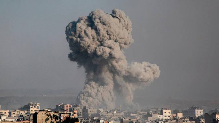 Smoke billows after an Israeli strike on Jabalia in the northern Gaza Strip on June 28, 2025, amid the ongoing conflict between Israel and the Palestinian Hamas militant group. - Bashar TALEB / AFP