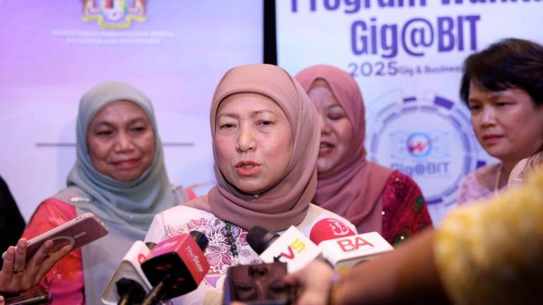 Menteri Pembangunan Wanita, Keluarga dan Masyarakat Datuk Seri Nancy Shukri ketika sidang media selepas Program Wanita Gig and Business In Technology (Gig@BIT) 2025 di sebuah hotel hari ini. fotoBERNAMA