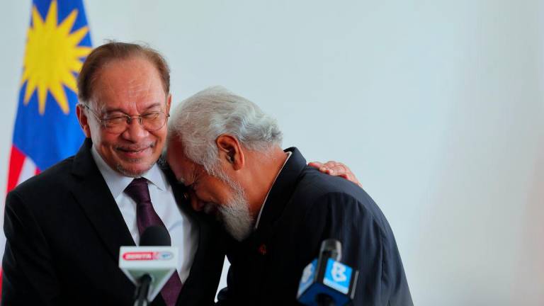 Perdana Menteri Datuk Seri Anwar Ibrahim dan Perdana Menteri Timor-Leste Kay Rala Xanana Gusmão mengadakan sidang media bersama selepas mesyuarat dua hala di Istana Kerajaan hari ini. - fotoBERNAMA