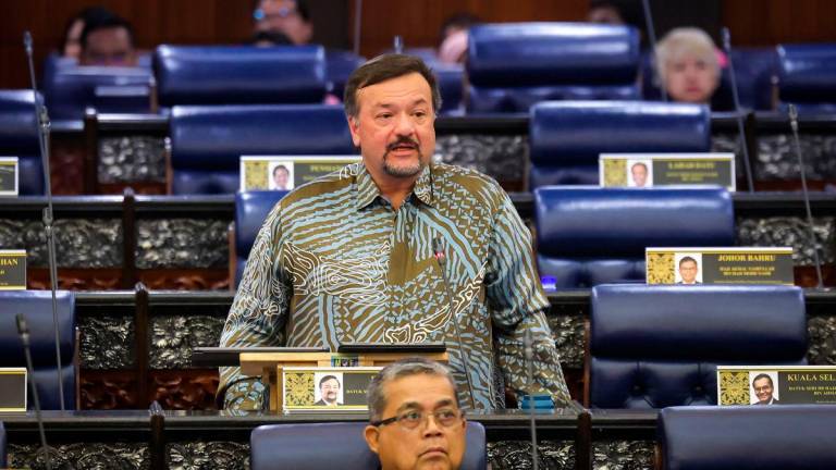 Menteri Kewangan II Datuk Seri Amir Hamzah Azizan -= BERNAMA