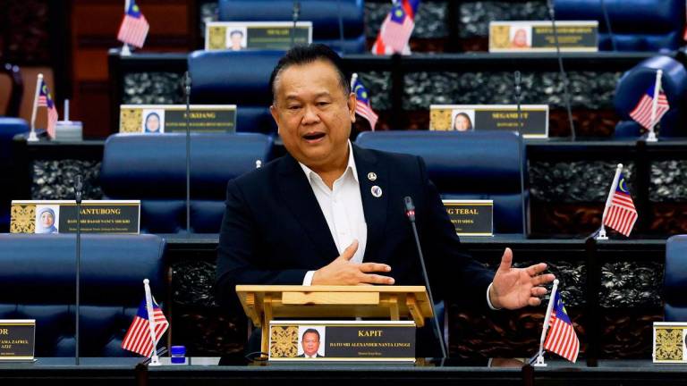 Works Minister Datuk Seri Alexander Nanta Linggi. Bernamapix