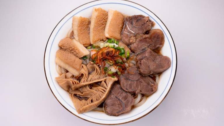 The hot pot beef and stomach mix set. – PICS COURTESY OF TANGKAK BEEF NOODLE HOUSE
