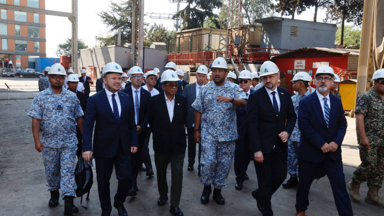 Defence Minister Datuk Seri Mohamed Khaled (centre) visits the construction of the Littoral Mission Ship Batch 2 (LMSB2) by Savunma Teknolojileri Muhendislik (STM) during a shipyard tour held in conjunction with his three-day official visit to the 17th Defence Industry Exhibition (IDEF) 2025 in Istanbul, yesterday. – BERNAMA