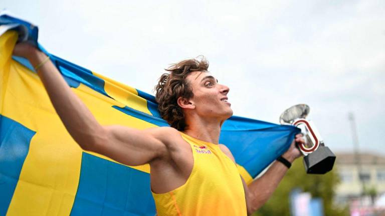 Sweden's Armand Duplantis celebrates after winning the men's pole vault final of the World Athletics Diamond League athletics meeting Weltklasse at the Letzigrund stadium in Zurich, on August 27, 2025. - AFPPIX