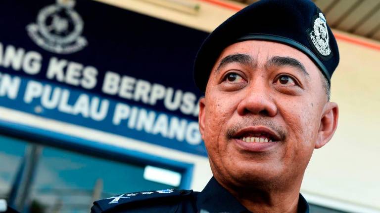 Datuk Mohd Alwi Zainal Abidin - BERNAMA