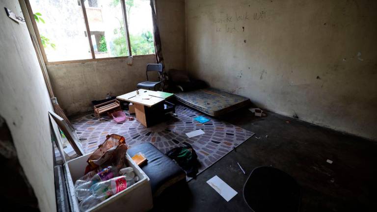 Keadaan rumah pangsa awam Perbadanan Kemajuan Negeri Selangor (PKNS) di Jalan Kuching di sini. fotoBERNAMA