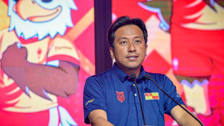 Exco Belia, Sukan dan Keusahawanan Negeri Selangor Mohd Najwan Halimi beucap ketika hadir ke Majlis Penutup Kejohanan Sukan Selangor (SUKSES) Ke-15 2015 di Dewan Hamzah Majlis Benadaraya Diraja Klang hari ini -fotoBERNAMA