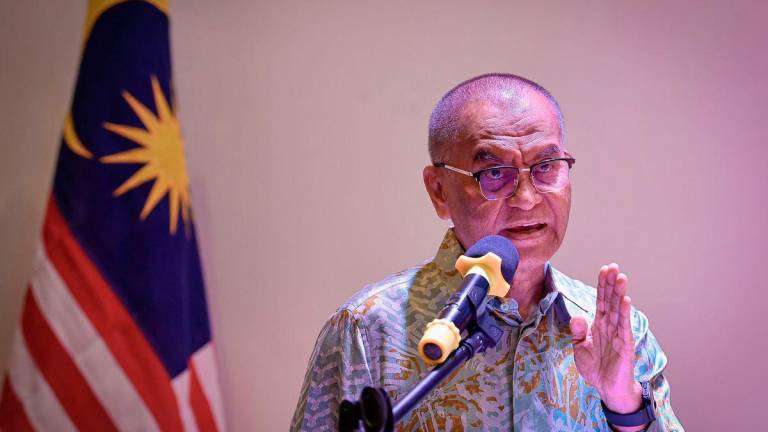 Menteri Kesihatan, Datuk Seri Dr Dzulkefly Ahmad, berucap pada Sambutan dan Seminar Hari Keselamatan dan Kesihatan Pekerjaan Kementerian Kesihatan Malaysia Peringkat Kebangsaan 2025 di Institut Kesihatan Negara, Setia Alam, hari ini - fotoBERNAMA