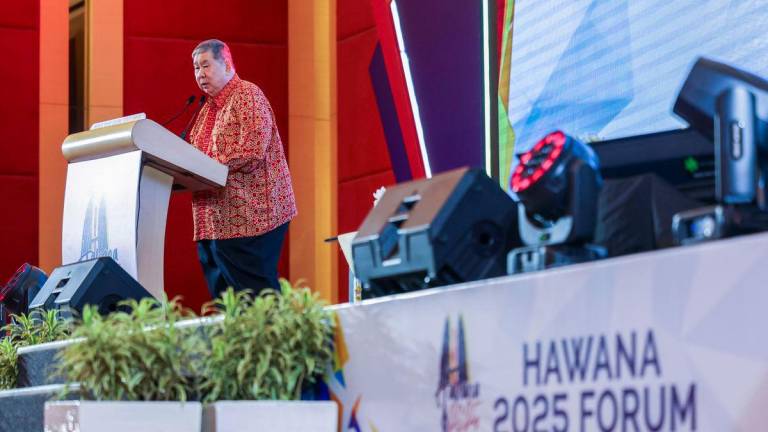 Presiden Institut Akhbar Malaysia (MPI) Datuk Yong Soo Heong menyampaikan ucapan pembukaan Forum HAWANA 2025 sempena Hari Wartawan Nasional (HAWANA) 2025 di Pusat Dagangan Dunia Kuala Lumpur (WTCKL) hari ini.fotoBERNAMA