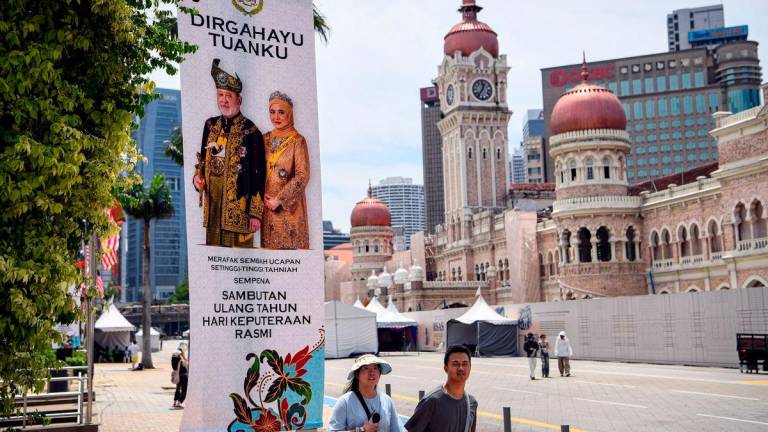 Banting di sekitar ibu kota pada tinjauan hari ini memaparkan ucapan merafak sembah setinggi-tinggi penghargaan sempena Sambutan Ulang Tahun Hari Keputeraan Rasmi Yang di-Pertuan Agong Sultan Ibrahim yang akan disambut hari ini .BERNAMApix