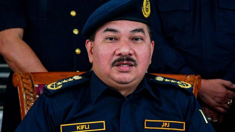 Pengarah Kanan Penguatkuasa Jabatan Pengangkutan Jalan (JPJ) Muhammad Kifli Ma Hassan - fotoBERNAMA