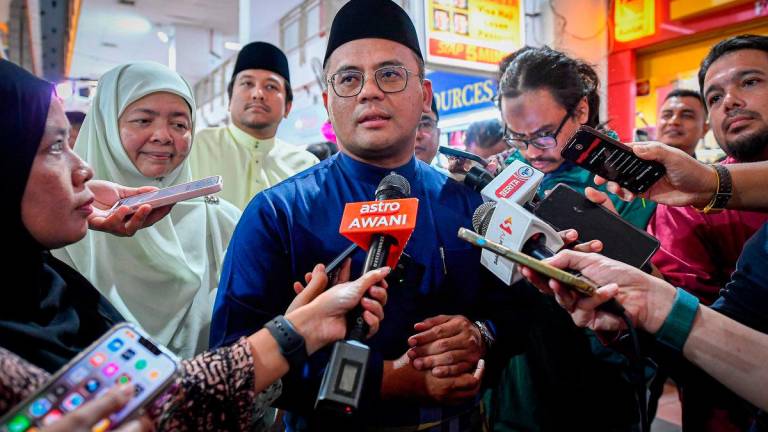 Menteri Besar Datuk Seri Amirudin Shari - Bernamapix